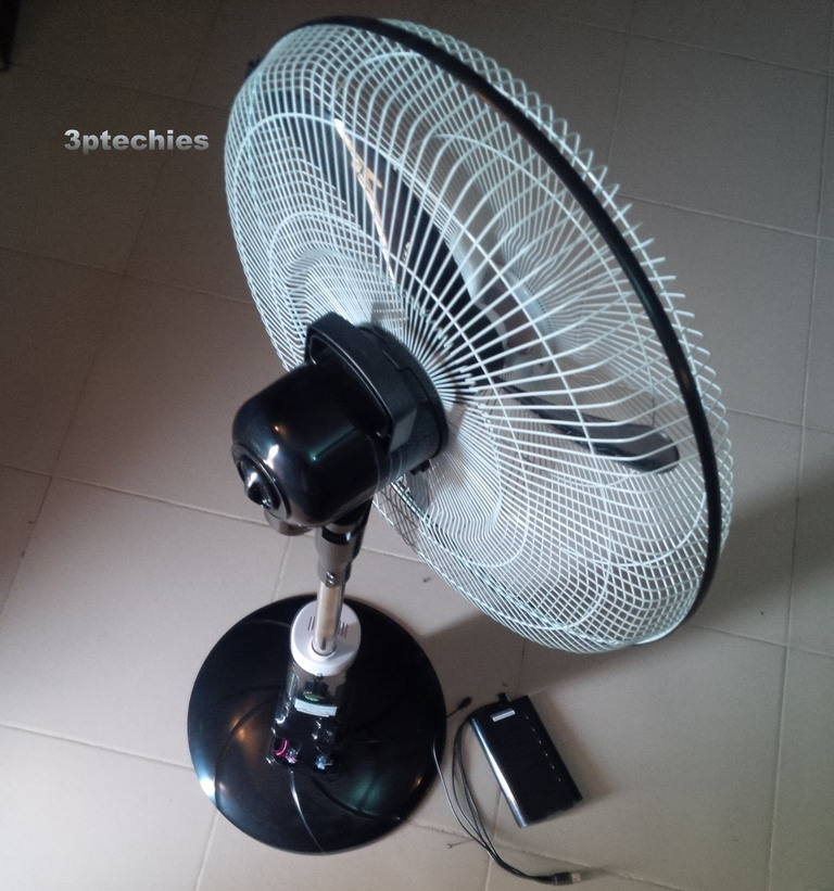 Andrakk ADK8518 Rechargeable standing fan