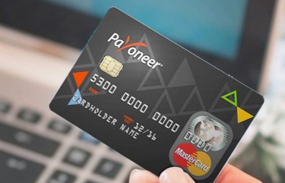 Payoneer debit card features