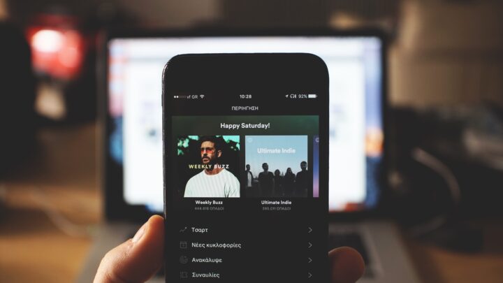 10 Ways Streaming Services Help Musicians Get Popular Online