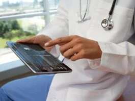 Tips On Building Custom Healthcare App with AI Features